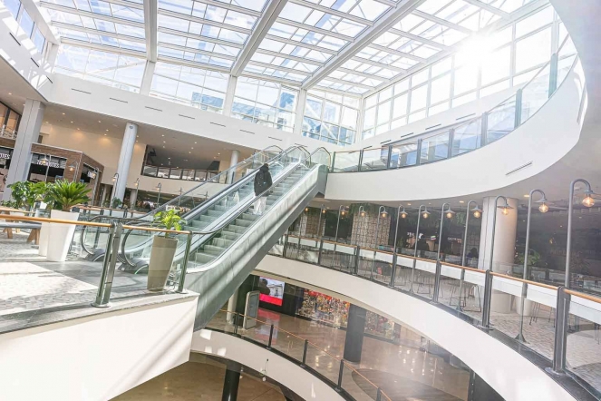 Luz y gastronomía llegan al corazón de L’Hospitalet con la renovación de La Farga
