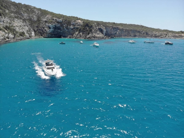 Turistas de todo el mundo disfrutan de Ibiza para navegar: BOATS 4 IBIZA revela las experiencias en barco más demandadas