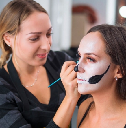 Formación Universitaria lanza su preparación online para el Título Oficial de Técnico Superior en Caracterización y Maqu