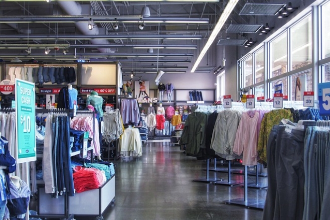 De compras en un outlet. ¿Qué merece la pena?