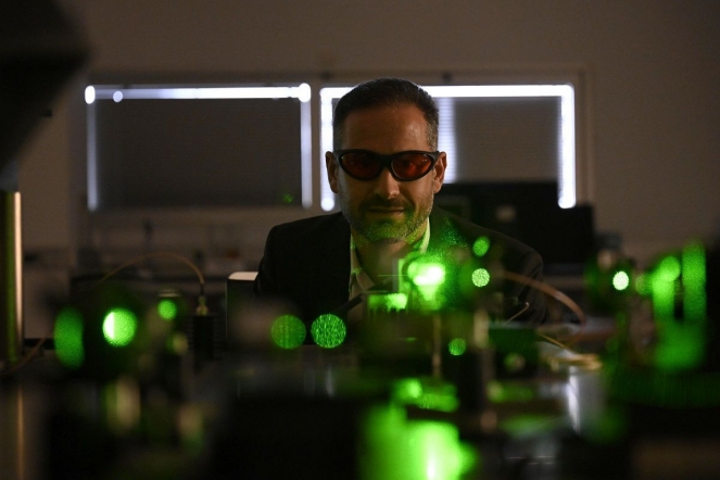 Investigadores españoles logran introducir nanodiamantes con sensores cuánticos en las células que actúan como ‘chivatos