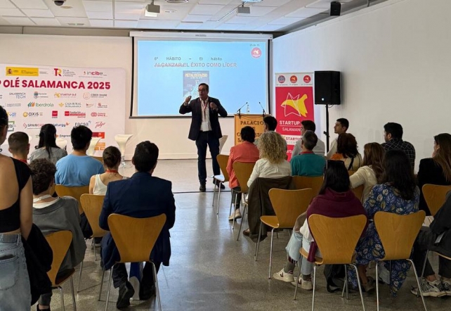 Ignacio Campoy, CEO de Formación Universitaria, inspira en Startup Olé Salamanca 2025 con su visión sobre el metalideraz