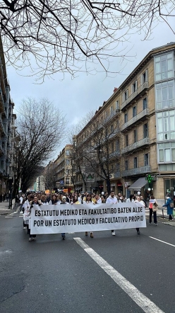 Farmacéuticos hospitalarios de Gipuzkoa respaldan las huelgas convocadas por su condición de personal facultativo