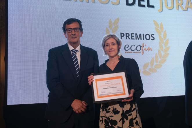 El Foro ECOFIN otorga a Formación Universitaria el Premio del Jurado 2024 en la categoría de Centros de Formación 