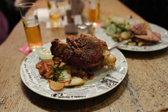 Restaurante Krüger: el epicentro de la gastronomía alemana en Madrid celebra la tradición bávara en pleno corazón de la 