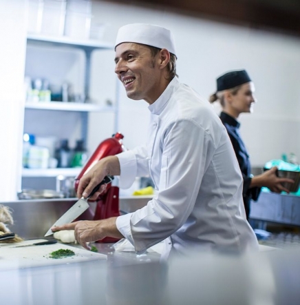 Formación Universitaria potencia la alta cocina profesional con su FP Preparatorio de Técnico Superior en Dirección de C