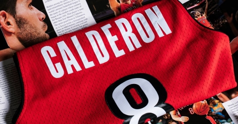 Basketball Emotion lanza una camiseta exclusiva de Calderón y organiza un evento con el jugador en Madrid