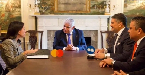 Caja de Ahorros y Mastercard impulsan la digitalización de los subsidios estatales en Panamá