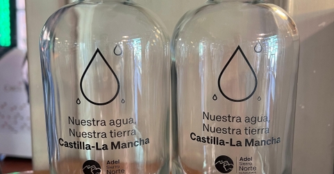ADEL Sierra Norte apoya a la hostelería rural con botellas reutilizables