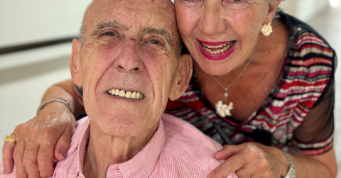 Parejas que siguen su amor en la residencia: sus consejos para una relación duradera  